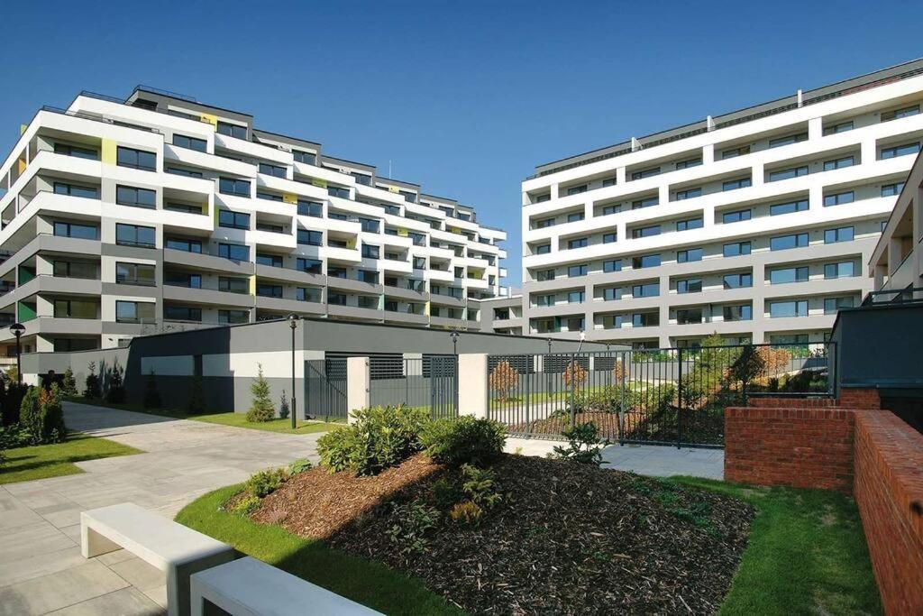 Apartman Soul 200 M Do Centra S Private Parking Free Lägenhet Košice Exteriör bild