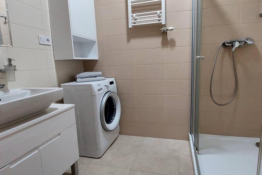 Apartman Soul 200 M Do Centra S Private Parking Free Lägenhet Košice Exteriör bild